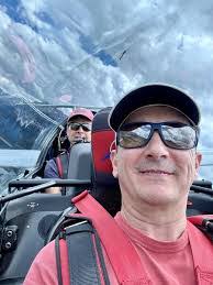 Robert Zinnecker's Instagram, Twitter & Facebook