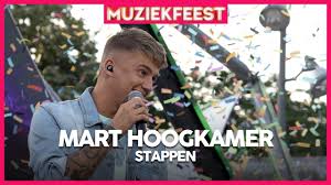 De grootste hollandse hits en gezelligste meezingers op het plein en in de kroeg. Mart Hoogkamer Stappen Muziekfeest Op Het Plein 2019 Youtube