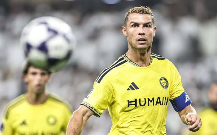 CR7 avalia transição para coproprietário do clube saudita., gerada com IA