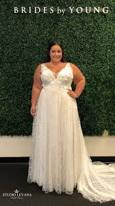 Unique Flowy Sparkly Plus Size Bridal Gown With Volium Flower Lace Taly By Studio Levana Fe Plus Size Bridal Dresses Plus Size Wedding Gowns Plus Size Wedding