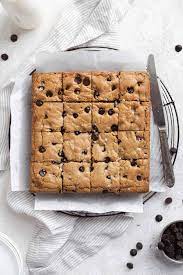 The Best Chewy Blondies Broma Bakery Recipe Chewy Blondie Chocolate Chip Blondies Broma Bakery