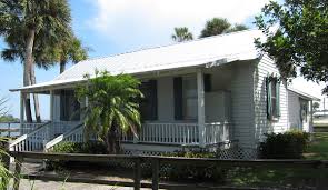 Châteauesque the style began to fade after the turn of the 20th century and was largely absent from new construction by the 1930s. Florida Cracker Architecture Wikipedia