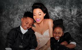 Life With Kelly Khumalo: Kelly's motherhood journey
