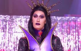 Er ligt een nieuwe cosmopolitan in de winkel! Drag Race Holland Star Roem Shares The Runway That Production Asked Her Not To Wear