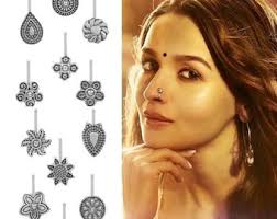 Sliver Crown Nose Pin