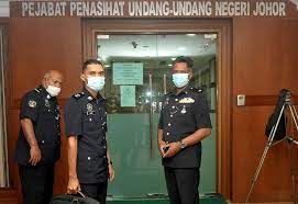 Penolong pegawai tadbir safiyah binti abd rahim. Cops Hand Over Investigation Papers On Fatal Accident Resulting In Navy Officer S Death The Star