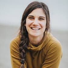 Maggie White's Instagram, Twitter & Facebook