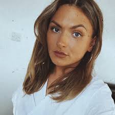 Aimee Gee's Instagram, Twitter & Facebook