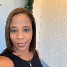 Carrie Devaney (@carrieadevaney)