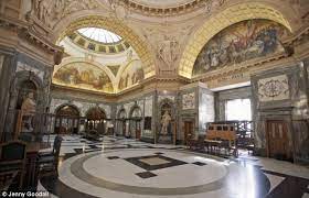 In 1952, the restored interior of the grand or great hall of the central criminal court was once again open. Behind Locked Doors At The Old Bailey Exclusive Pictures Reveal 363 Year Old Dead Man S Walk Where Many Of Britain S Most Evil Killers Were Led To The Gallows Daily Mail Online