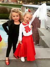 21 Halloween Costumes For Sisters Finding Mandee Halloween Costumes For Sisters Sister Halloween Costumes Halloween Costume Toddler Girl