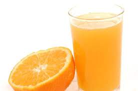 Tomar Un Vaso De Jugo De Naranja Tiene Grandes Beneficios Para El Organismo Ya Que La Naranja Aporta Vita Breakfast Juice Breakfast Juicing Recipes Juicy Juice
