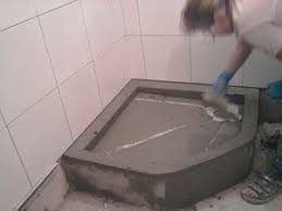 душевая кабина из плитки со сливом в полу фото Dush Trap Strojka Instalacoes Sanitarias Janelas Decorativas Banheiro Pequeno
