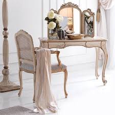 Beautiful Vanity Table With Classic Design Trifold Mirror And Chair Makeup Vanity Table Furniture De Bedroom Design Dressing Table Design Elegant Bedroom