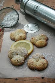 Sables Au Citron A La Presse A Biscuits Passion Culinaire By Minouchka Presse A Biscuits Biscuit De Noel Biscuits