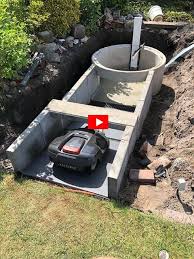 Ein Kunde Hat Seinem Rasenroboter Automower Von Husqvarna Einen Betonbunker Gebaut Soweit So Gut Rasenroboter Gartengestaltung Ideen Garten Landschaftsbau