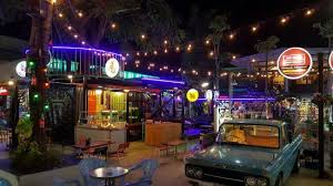 Hua hin, tempat liburan favorit bagi warga bangkok, adalah kota tepi pantai yang cantik. 8 Tempat Menarik Di Hua Hin Khas Untuk Percutian Keluarga Ammboi