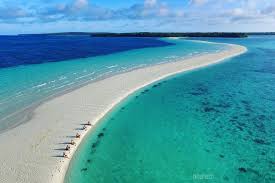 Pantai Pasir Putih Sebagai Destinasi Wisata Pantai Indonesia