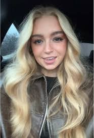 Kara Henson's Instagram, Twitter & Facebook