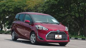 Mobil kini semakin membumi, semakin mudah diperoleh dan banyak dimiliki. Mreview Toyota Sienta Hybrid Unabashedly Family Friendly Articles Motorist