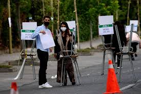 Si debes cumplir como vocal, local de votación, mesa correspondiente, miembro del colegio escrutador y si estás o no habilitado para sufragar. Servel Publica Nomina De Vocales De Mesa Para Elecciones De Abril Revise Aqui Si Fue Seleccionado El Mostrador