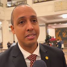 Diplomatic take: Envoys welcome government work report