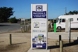 L'officiel des terrains de camping. Reportage Ambassadeur La Camping Car Park Facebook