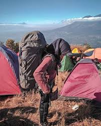 Di Atas Awan Fotografi Awan Mendaki
