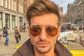 Dumped male model offers FREE Valentine's Day kisses to get back at  ex-girlfriend who ditched him