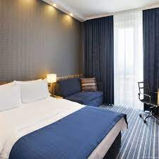 After a long day, look forward to a refreshing shower in your elegant room, and spend mild summer evenings relaxing on the patio. Holiday Inn Express Heidelberg City Centre Heidelberg At Hrs With Free Services