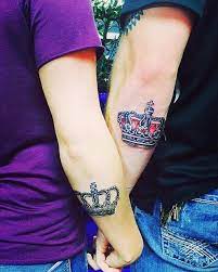 51 King And Queen Tattoos For Couples Stayglam Arm Tattoos For Couples Tattoos Couple Tattoos