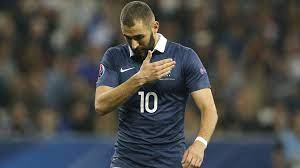Non retenu par raymond domenech pour la coupe du monde 2010, il devient un joueur clé de la sélection sous le mandat de laurent blanc. Let Him Play For Another Country Benzema S Former Agent Hits Out After Admission That France Career Is Finished Goal Com