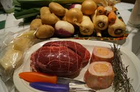 Add the potato bundle to the pot and continue simmering for an additional 20 to 25 minutes, until the potatoes are. Mon Pot Au Feu A La Cocotte Minute Comme Le Faisait Ma Mere Dans La Cuisine De Francoise