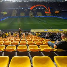 Deutschlands größtes stadion ist außerhalb der heimspiele von borussia dortmund eine außergewöhnliche eventlocation. Bvb Schlimmster Platz Im Stadion Hier Willst Du Niemals Sitzen Derwesten De