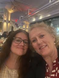 Elizabeth Valentin's Instagram, Twitter & Facebook