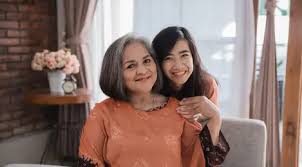 Semasa kecil,ibu bapa kita sentiasa memenuhi segala permintaan kita dengan harapan kita gembira.balas lah jasa mereka dengan menggebirakan hati mereka.tidak perlu duit beribu ringgit cukuplah dengan prihatin dengan keperluan. Kata Terima Kasih Dan Maaf Saja Takkan Cukup Membalas Jasa Jasa Ibu Lifestyle Fimela Com