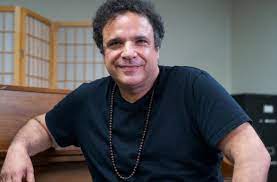 In may 2019, eight members of the cast, lee curreri, erica gimpel, carlo imperato, valerie landsburg, pr paul, cynthia gibb, jesse borrego, and nia peeples, performed two reunion concerts in liverpool. Lee Curreri Net Worth Career And Personal Life Eleven Magazine