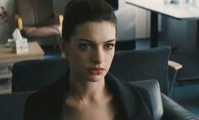 Cosa ne pensi della rappresentazione di Anne Hathaway di Catwoman e Selina  Kyle in Il Cavaliere Oscuro