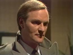 Dixon of dock green , kurgusal bir londra polis karakolundaki günlük yaşamı anlatan bir bbc 1955'ten 1976'ya kadar sürdü. Dixon Of Dock Green Archive Television Musings