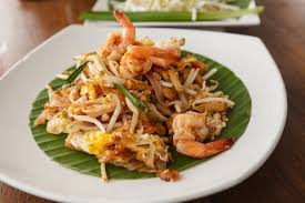 Pad Thai Au Poulet Et Crevettes Nautilus Plus Pad Thai Thai Dishes Food