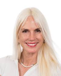 Margo Freeman's Instagram, Twitter & Facebook