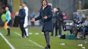 Diacre will become the first woman to manage a men's team in the top two flights of a european league when she takes her clermont foot side to brest in ligue 2 on monday night. Frauen Im Fussball Eine Halfte Der Gesellschaft Fehlt Archiv