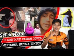 Klarifikasi miftahul husna viral karena video di mobil cowo nya banyak amat part1 vcslur. Wow Kawan Cowok Miftahul Husna Juga Klarifikasi Yg Sebenarnya Ø¯ÛŒØ¯Ø¦Ùˆ Dideo