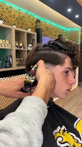 Mid Fade Haircut Tutorial for Stylish Looks