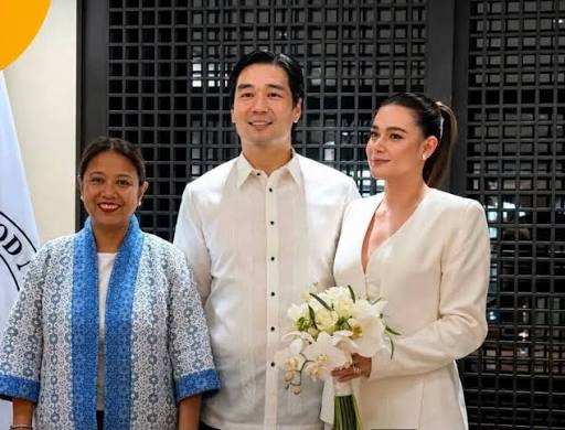 LOOK: Ang OFFICIAL PHOTO nina Bea Alonzo at Vincent Co sa kanilang kasal.  CONGRATULATIONS, MR. AND MRS. CO! 🥰💍
