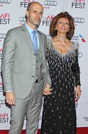 Sophia loren appeared in more than 100 movies in five decades. Die Diva Mitte Zusammen Mit Der Geierin Andrea Meszaros Ponti Sophia Lorens Sohnen Edoardo Und Carlo Ponti Und Derschauspielerin Sasha Alexander Von Links Beim Afi Fest In Hollywood Stuttgarter Zeitung