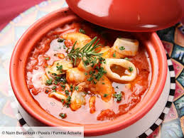 J'ai acheté de grosses lamelles de calamar et je voulais les cuisiner dans une sauce tomate à l'ail. Comment Reussir La Cuisson Des Calamars Femme Actuelle Le Mag