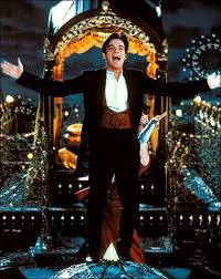 Christian Ewan Mcgregor Singing On Top Of The Elephant In Moulin Rouge Moulin Rouge Movie Moulin Rouge Ewan Mcgregor