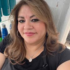 Adriana Páramo Escritora added...