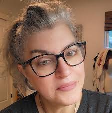 I had a dream all of my eyelashes fell out 😑